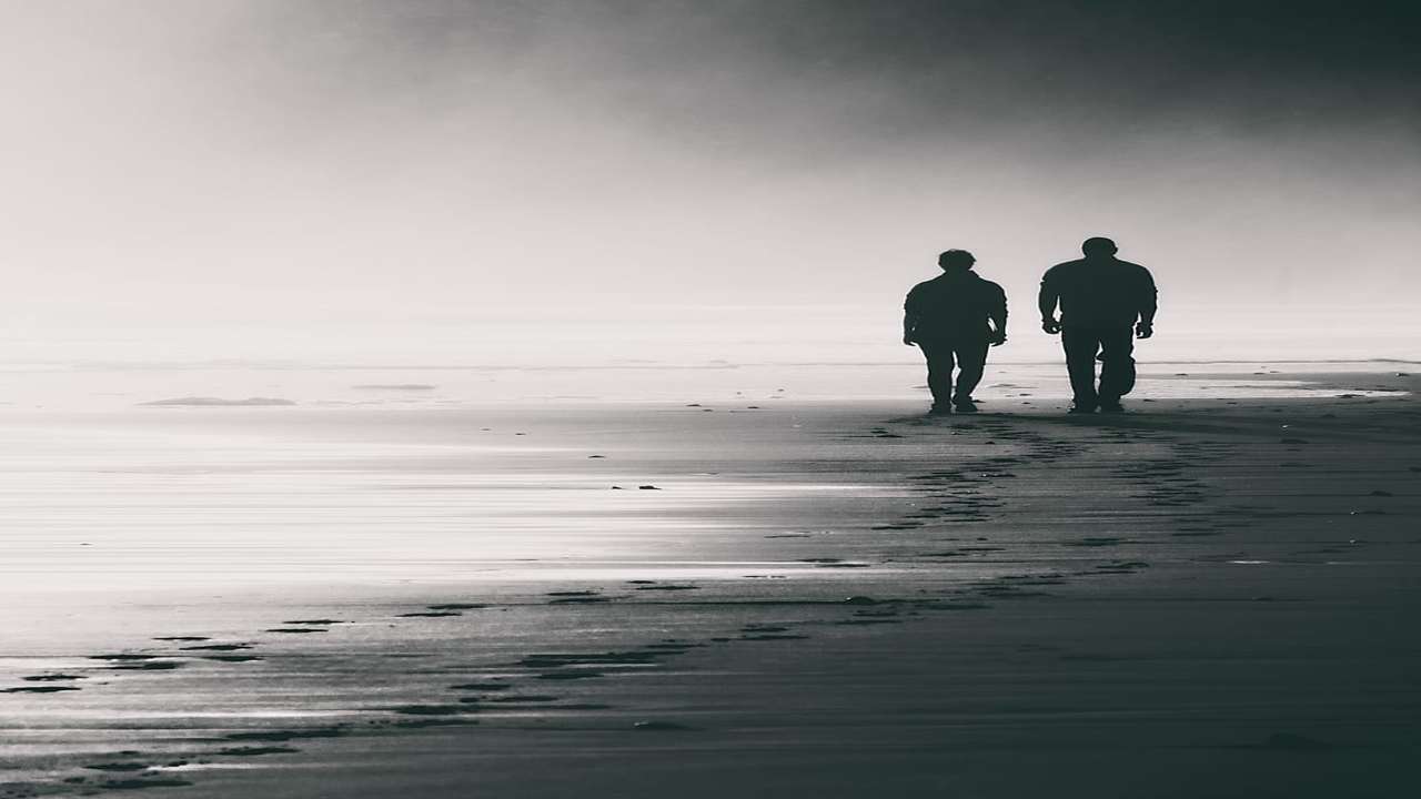 जिंदगी है इनायत किसी और की