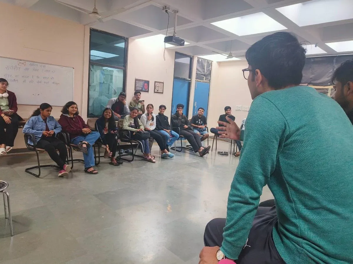 साहित्यिक चर्चा - एक व्यंगात्मक दृष्टिकोण - 1
